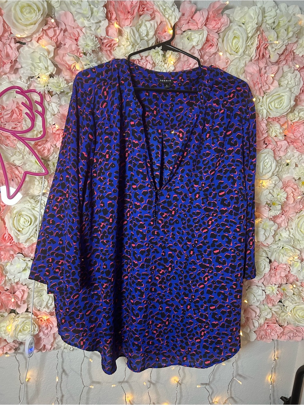 torrid Blue & Pink Leopard Print V-Neck Tunic